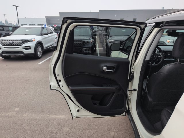 Used 2018 Jeep Compass Limited AWD/4WD image 22