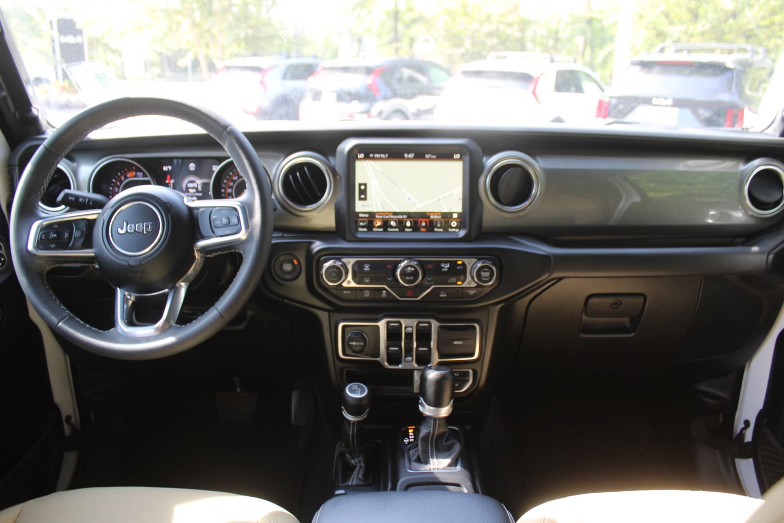 Used 2023 Jeep Wrangler Unlimited Sahara w/ LED Lighting Group AWD/4WD image 22