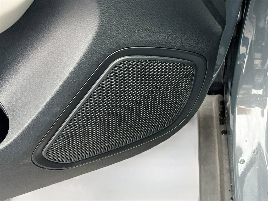 Used 2024 Hyundai Venue SEL image 19