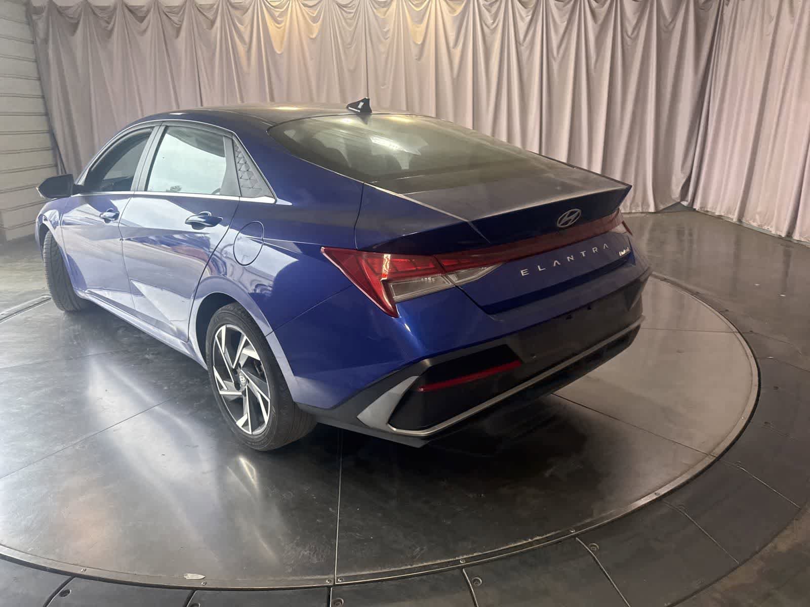 Used 2024 Hyundai Elantra Limited FWD image 7
