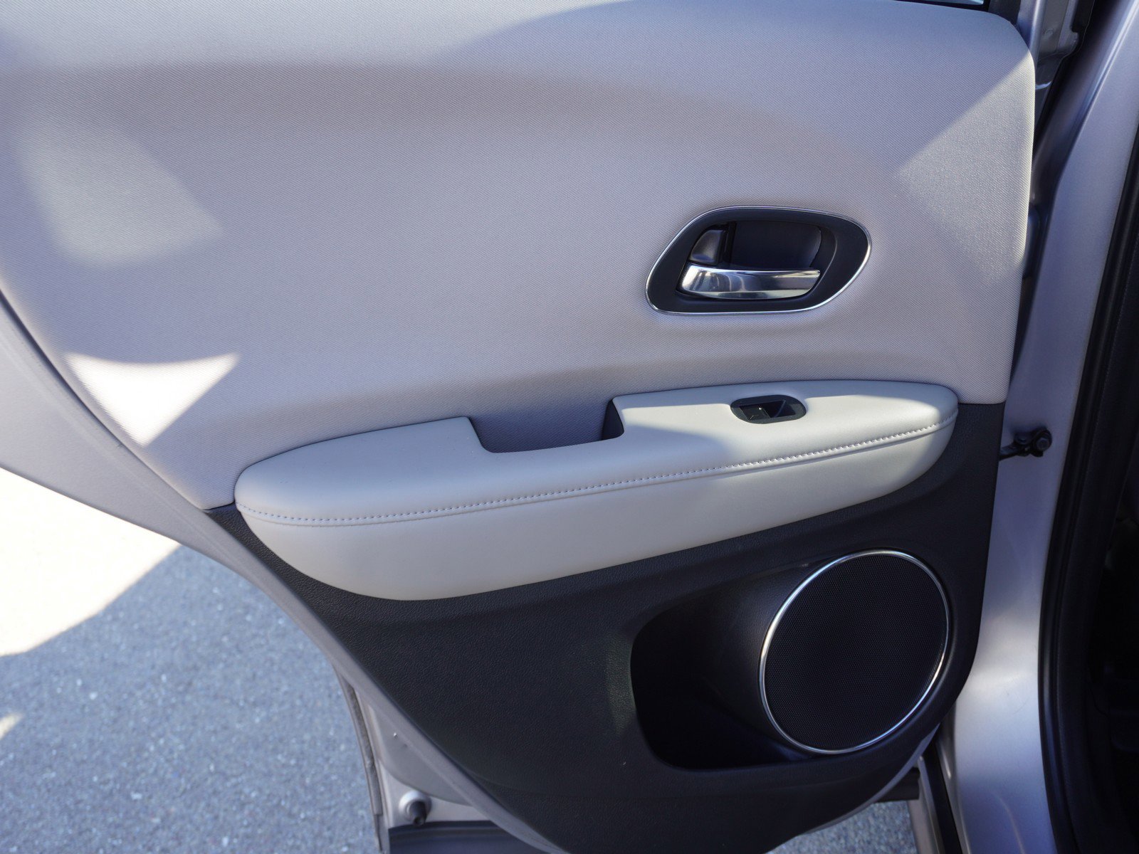 Used 2018 Honda HR-V EX image 11