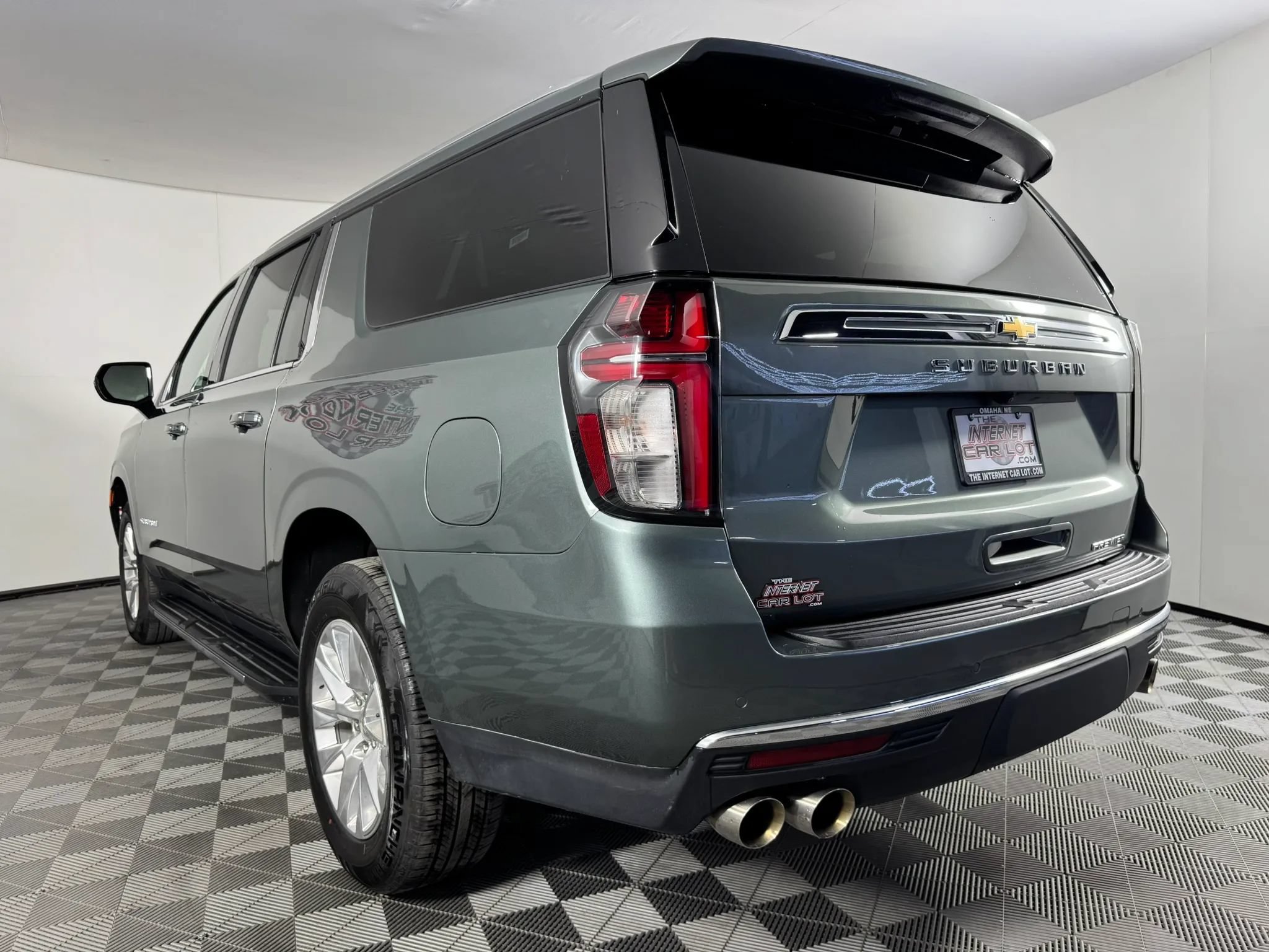 Used 2023 Chevrolet Suburban Premier AWD/4WD image 27