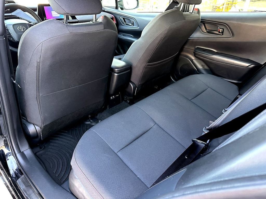 Used 2025 Toyota Prius Plug-In Hybrid FWD image 18