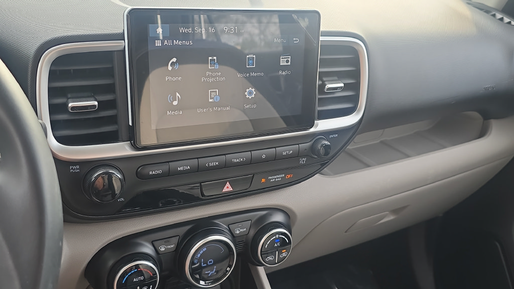 Certified 2025 Hyundai Venue SEL FWD image 21
