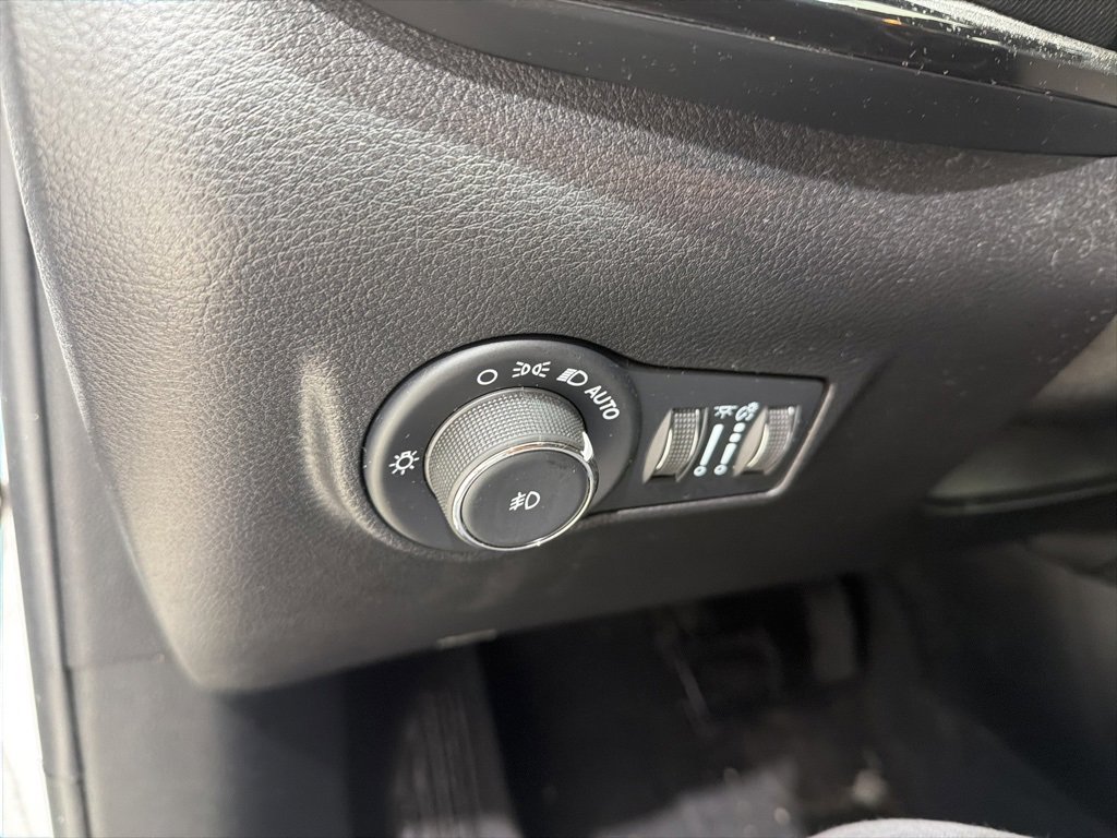 Used 2022 Jeep Compass Trailhawk w/ Trailhawk Elite Group image 22