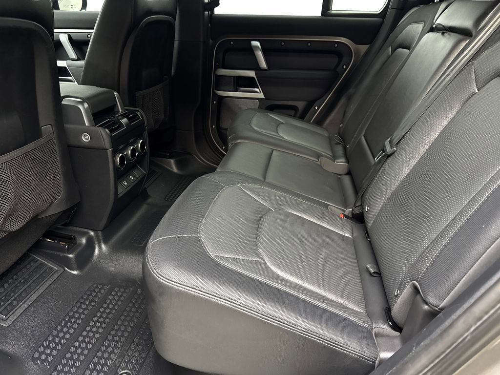 Used 2023 Land Rover Defender 110 X-Dynamic SE AWD/4WD image 32