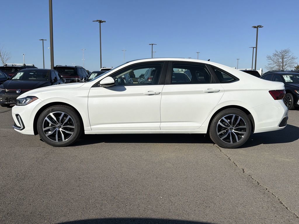 New 2026 Volkswagen Jetta SE image 2