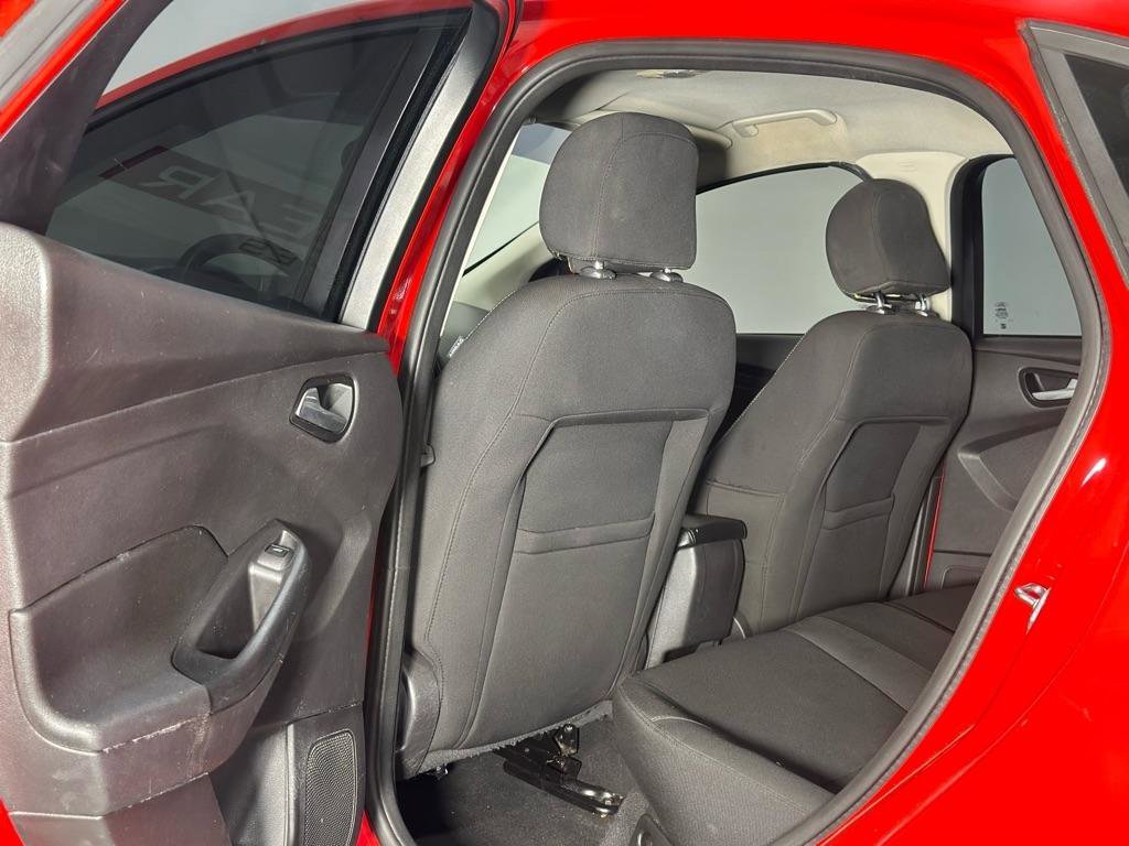 Used 2015 Ford Focus SE FWD image 11
