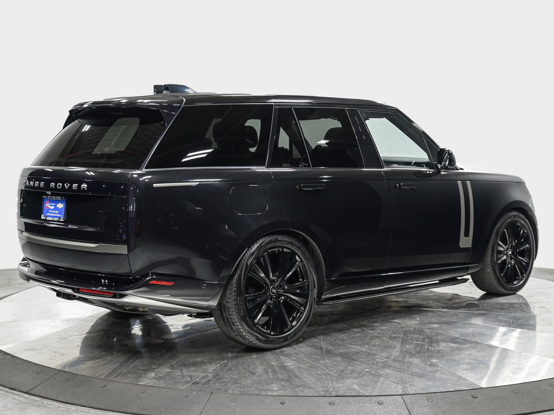 Used 2024 Land Rover Range Rover SE AWD/4WD image 7