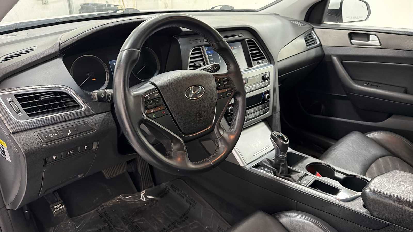 Used 2015 Hyundai Sonata Sport w/ Option Group 04 FWD image 12