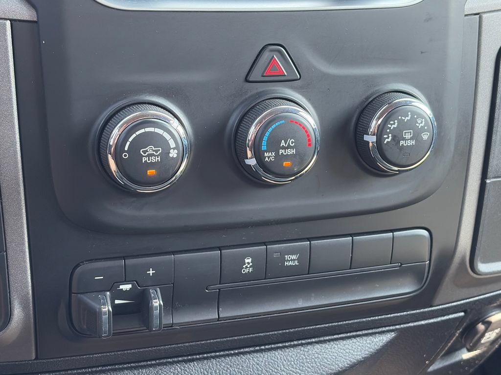 Used 2015 RAM 1500 ST w/ SXT Appearance Group RWD image 18