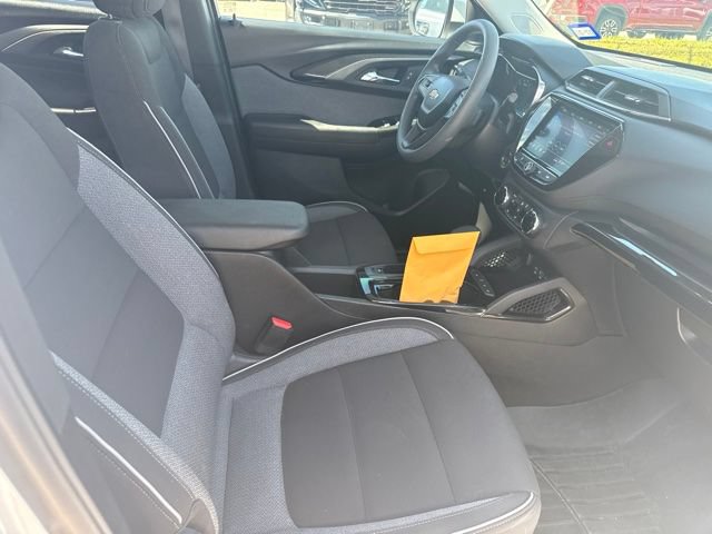 Used 2021 Chevrolet TrailBlazer LT w/ Convenience Package FWD image 12