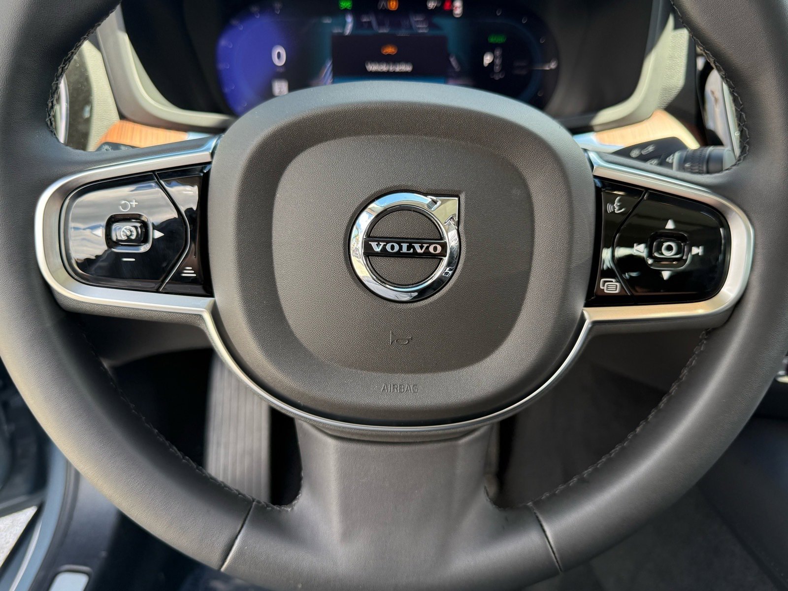 Used 2024 Volvo S60 T8 Plus w/ Climate Package image 40