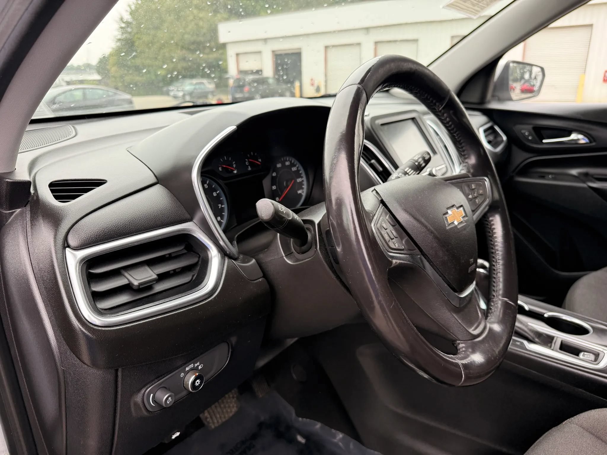 Used 2018 Chevrolet Equinox LT AWD/4WD image 17