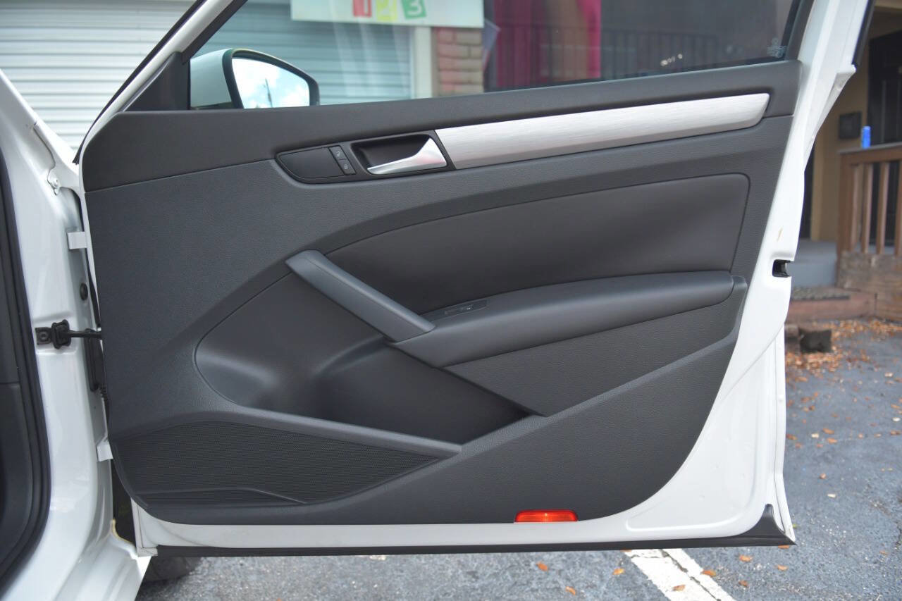 Used 2014 Volkswagen Passat 1.8T SE image 40