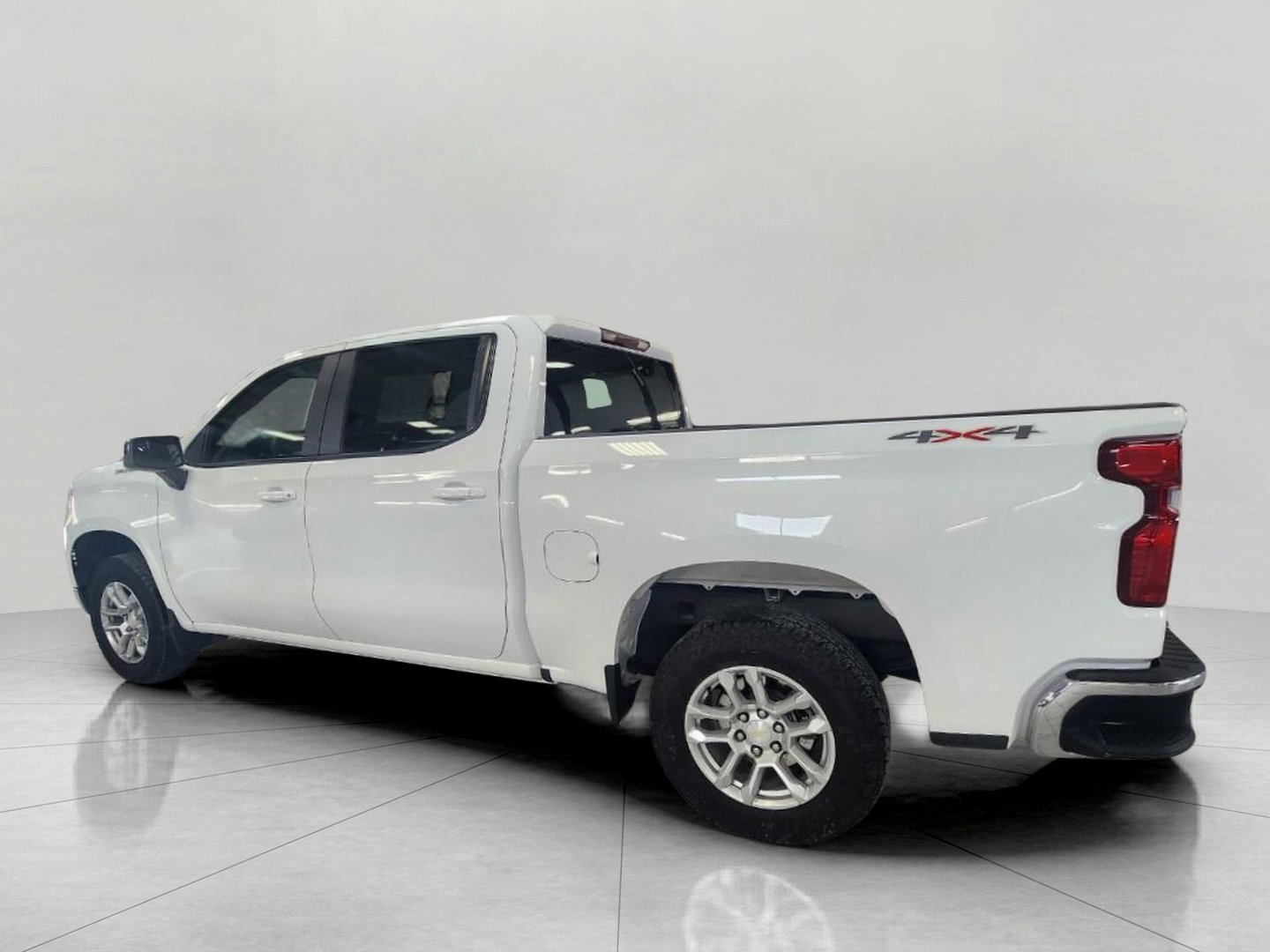Used 2024 Chevrolet Silverado 1500 LT image 9