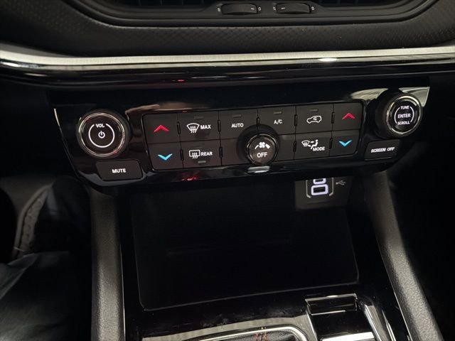 Used 2025 Jeep Compass Trailhawk AWD/4WD image 25
