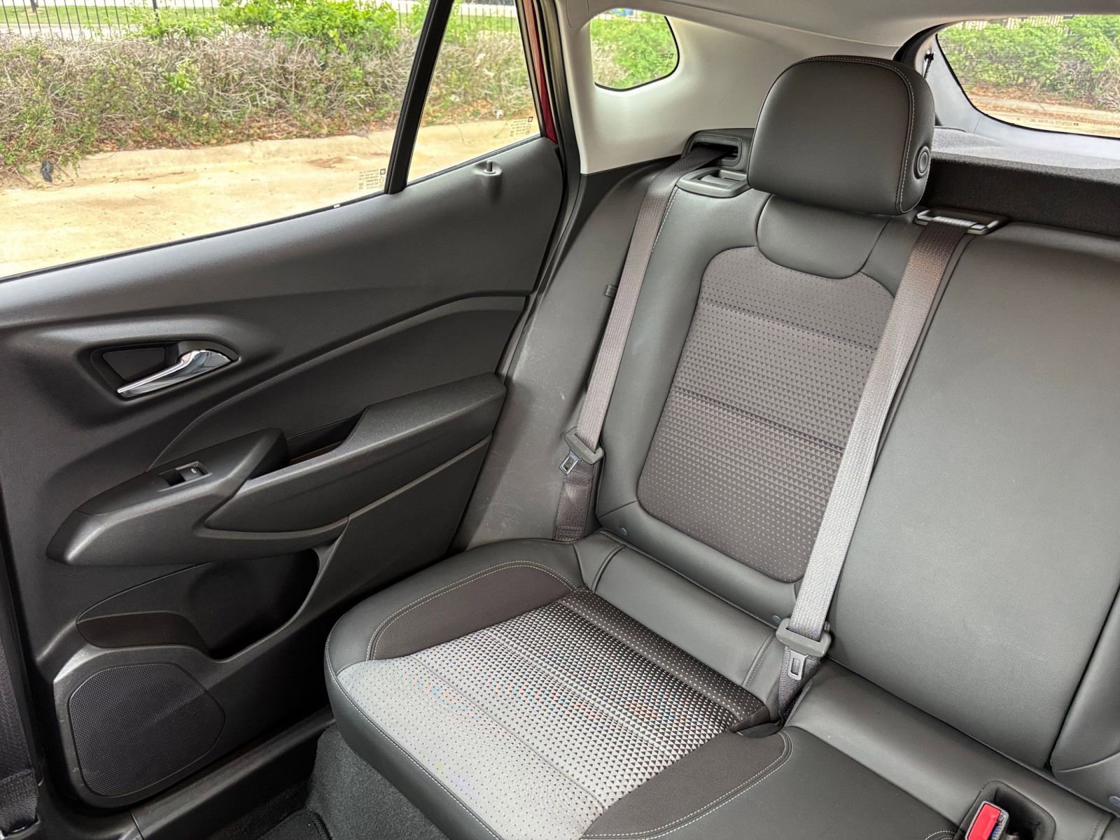 Used 2025 Chevrolet Trax LT image 42