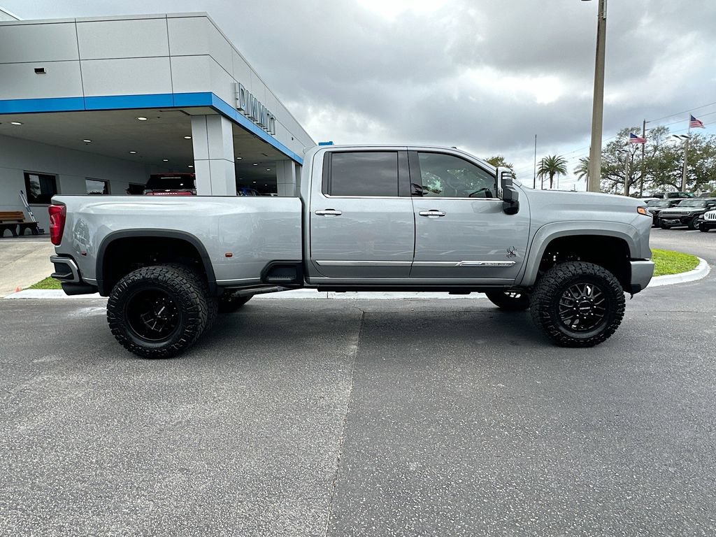 New 2026 Chevrolet Silverado 3500 High Country w/ High Country Premium Package AWD/4WD image 8