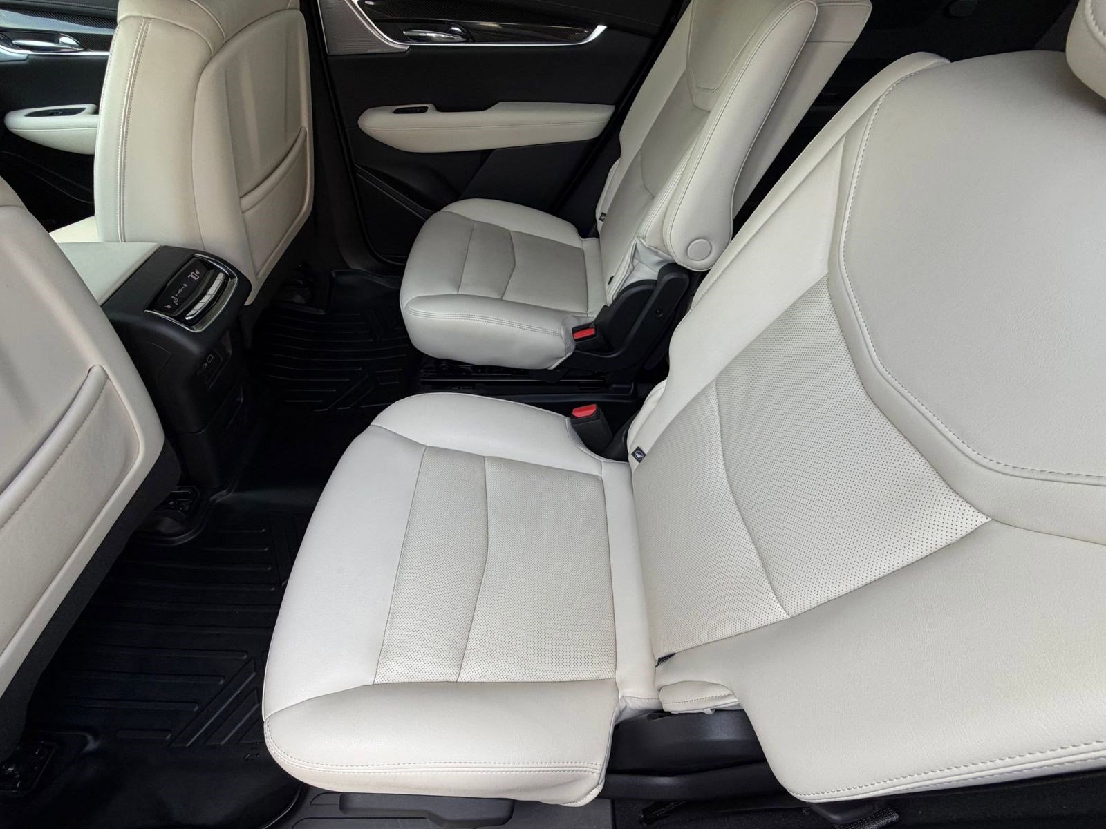 Used 2023 Cadillac XT6 Sport w/ LPO, Premium Carpet Package AWD/4WD image 24