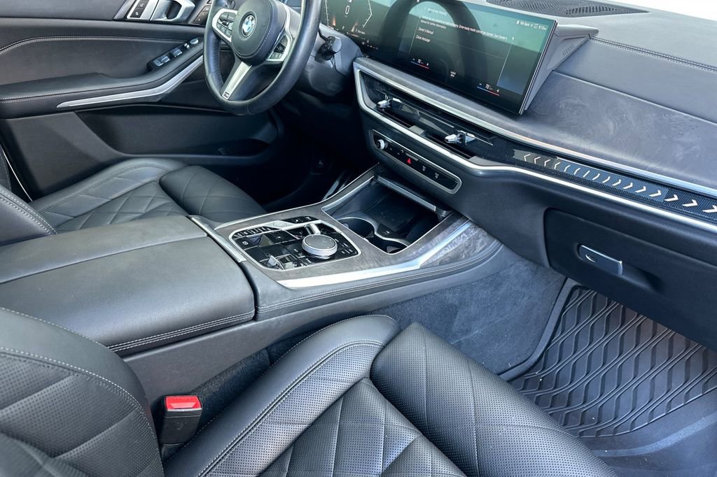 Used 2023 BMW X7 xDrive40i w/ M Sport Package image 17