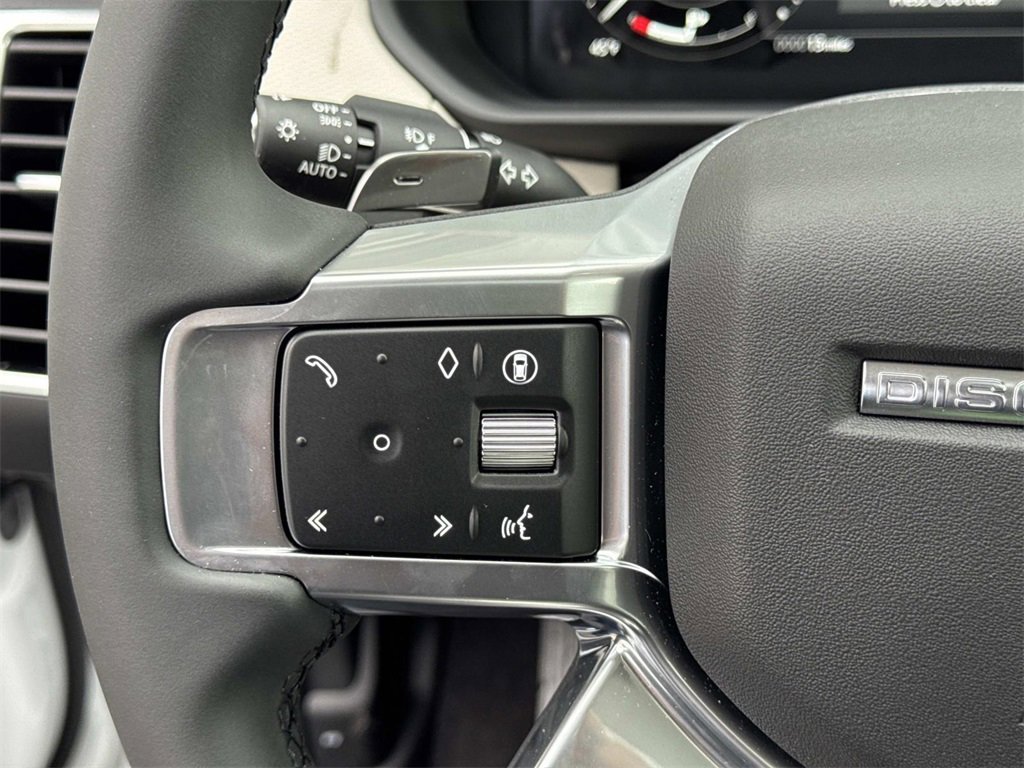 New 2026 Land Rover Discovery Limited Edition image 28