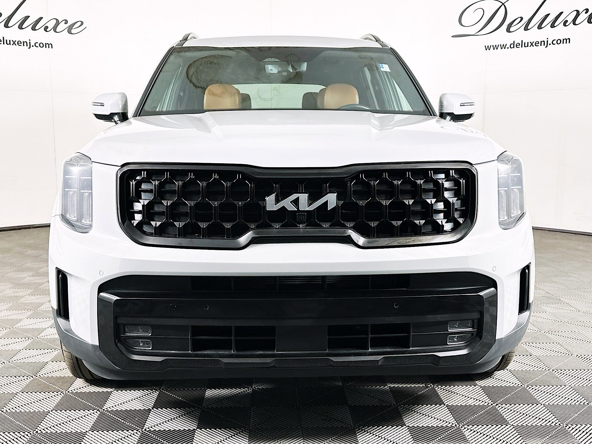 Used 2024 Kia Telluride SX Prestige X-Line image 2