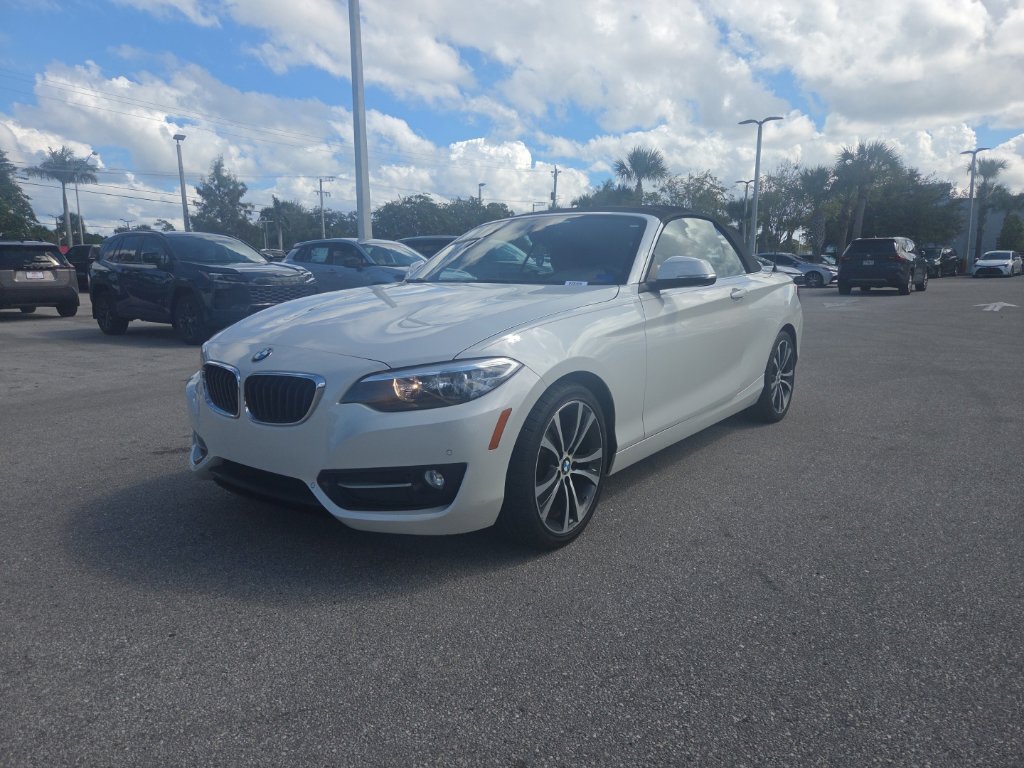 Used 2017 BMW 230i Convertible RWD image 5