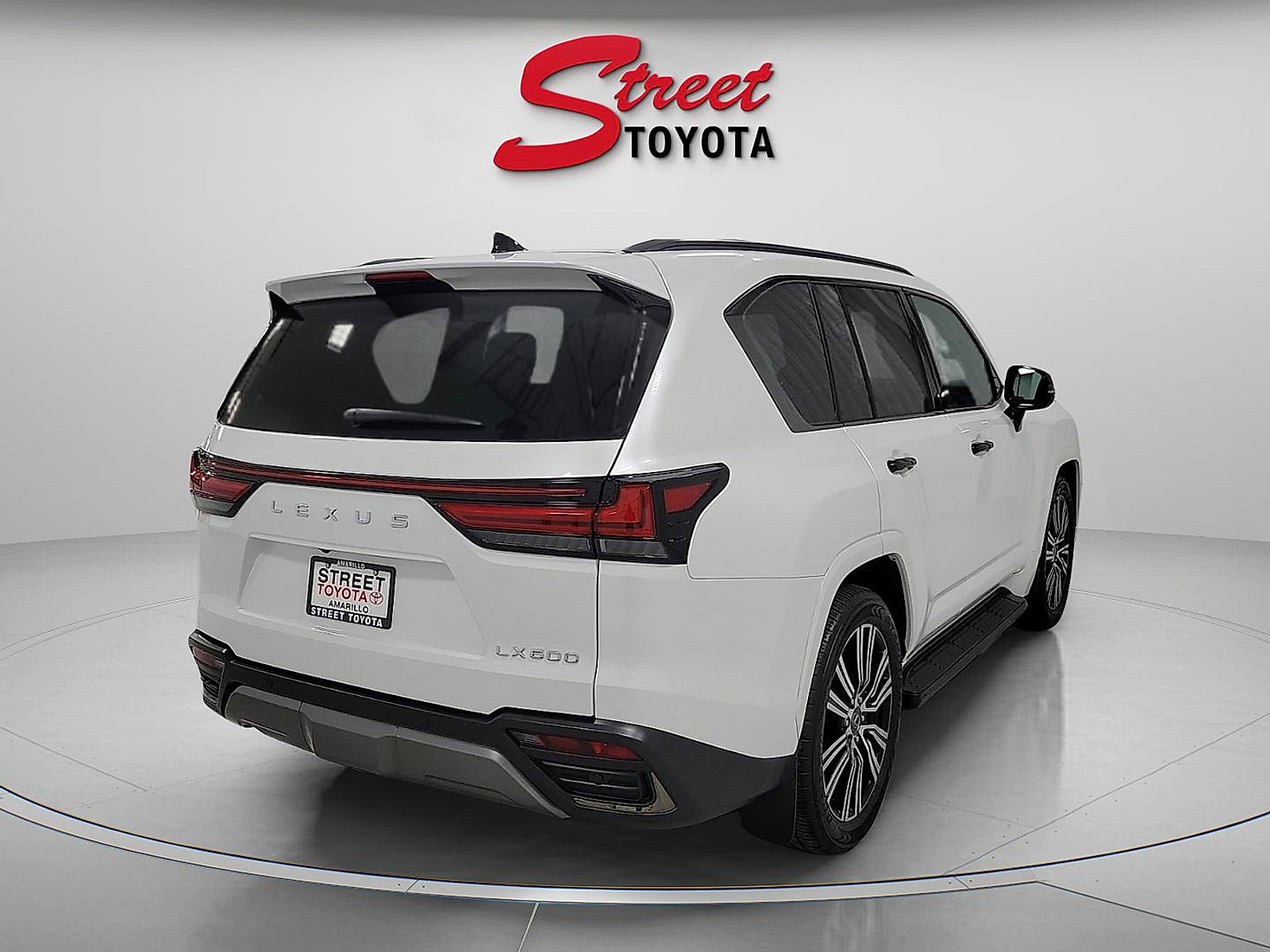 Used 2024 Lexus LX 600 4WD w/ Appearance Package image 4