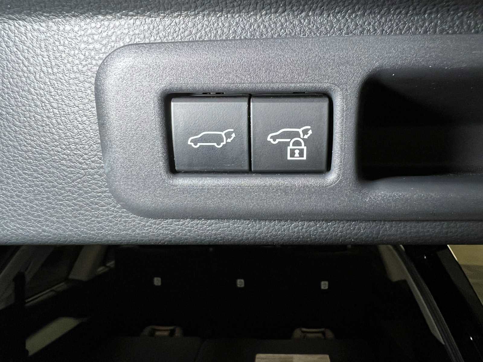 Used 2023 Toyota Sequoia Limited image 18