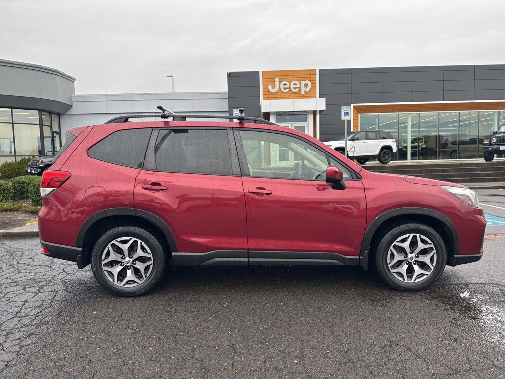 Used 2019 Subaru Forester Premium w/ All-Weather Package image 8