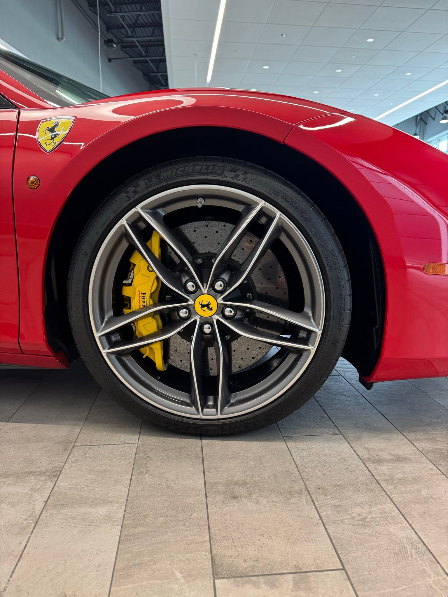 Used 2019 Ferrari 488 Spider image 5
