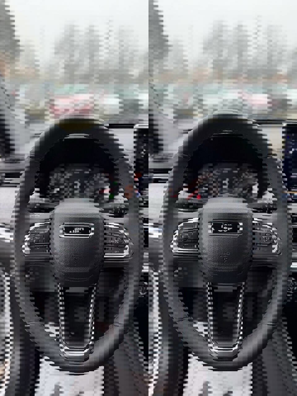 Used 2024 Jeep Compass Latitude image 12