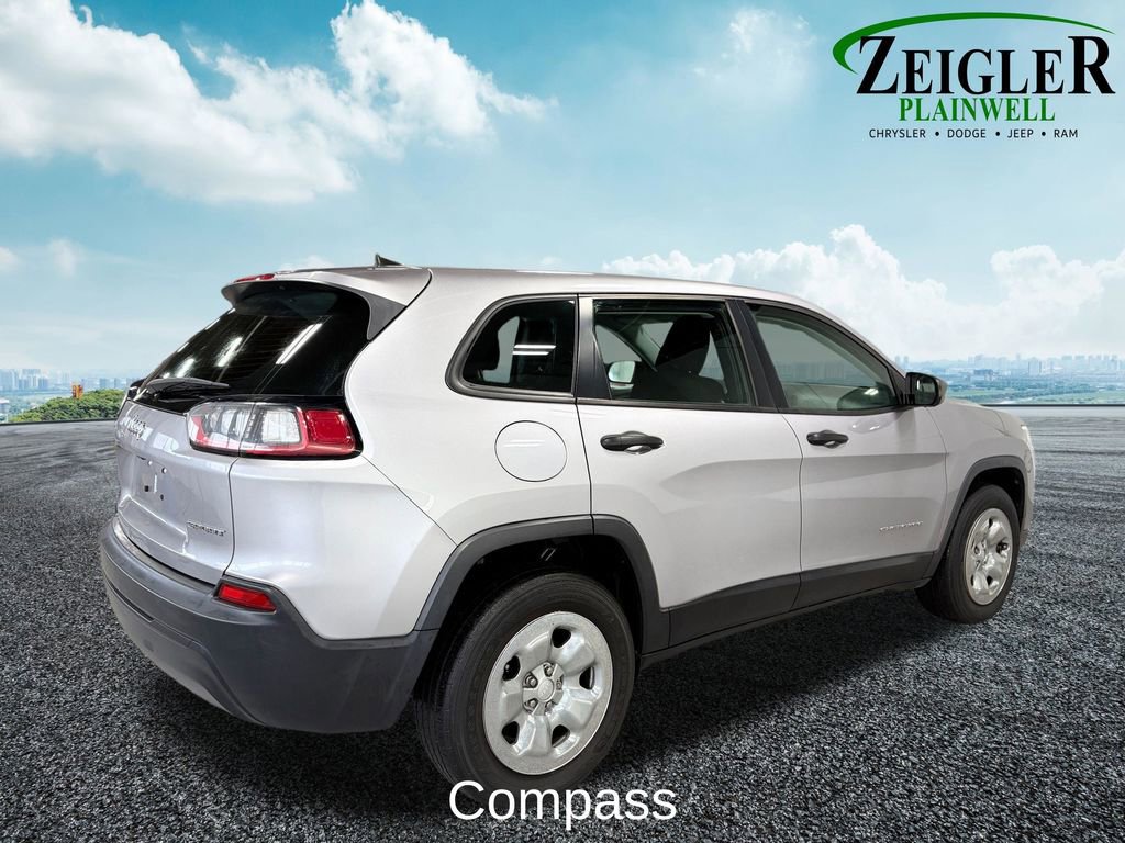 Used 2019 Jeep Cherokee Sport w/ Cold Weather Group image 8