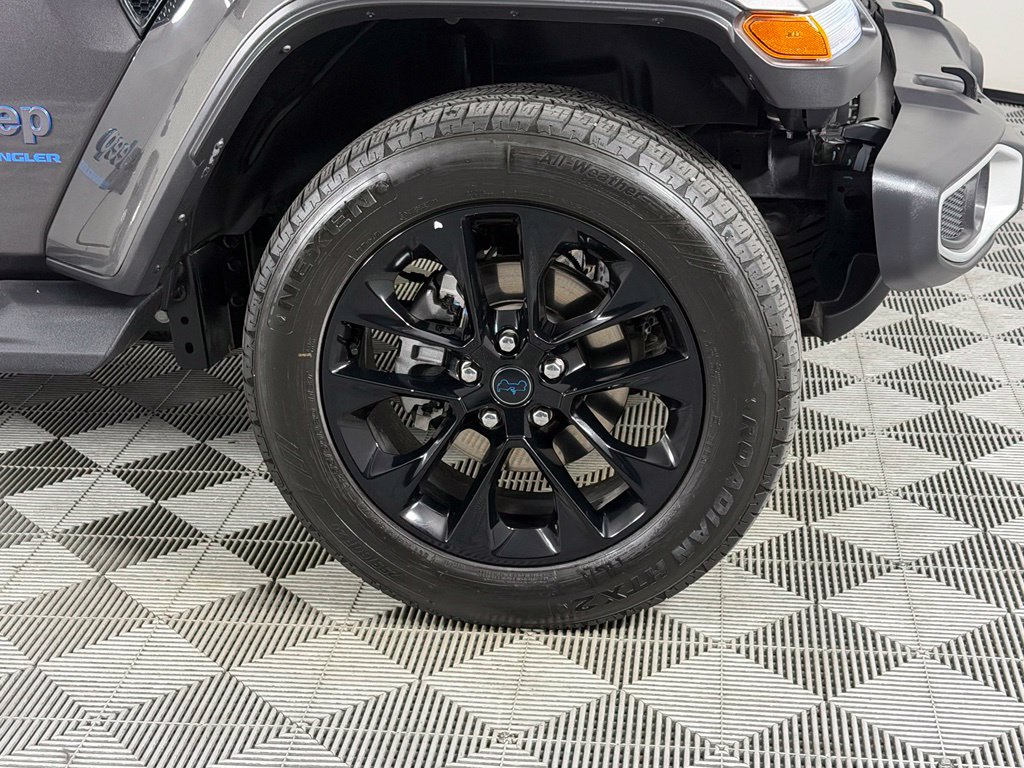 Certified 2025 Jeep Wrangler Unlimited Sahara AWD/4WD image 11