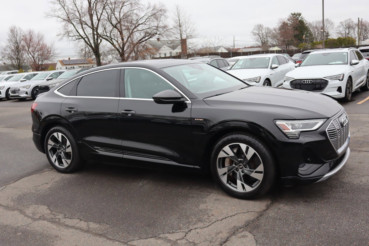 Used 2021 Audi e-tron Premium image 3