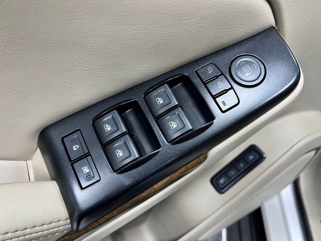 Used 2018 GMC Yukon Denali AWD/4WD image 17