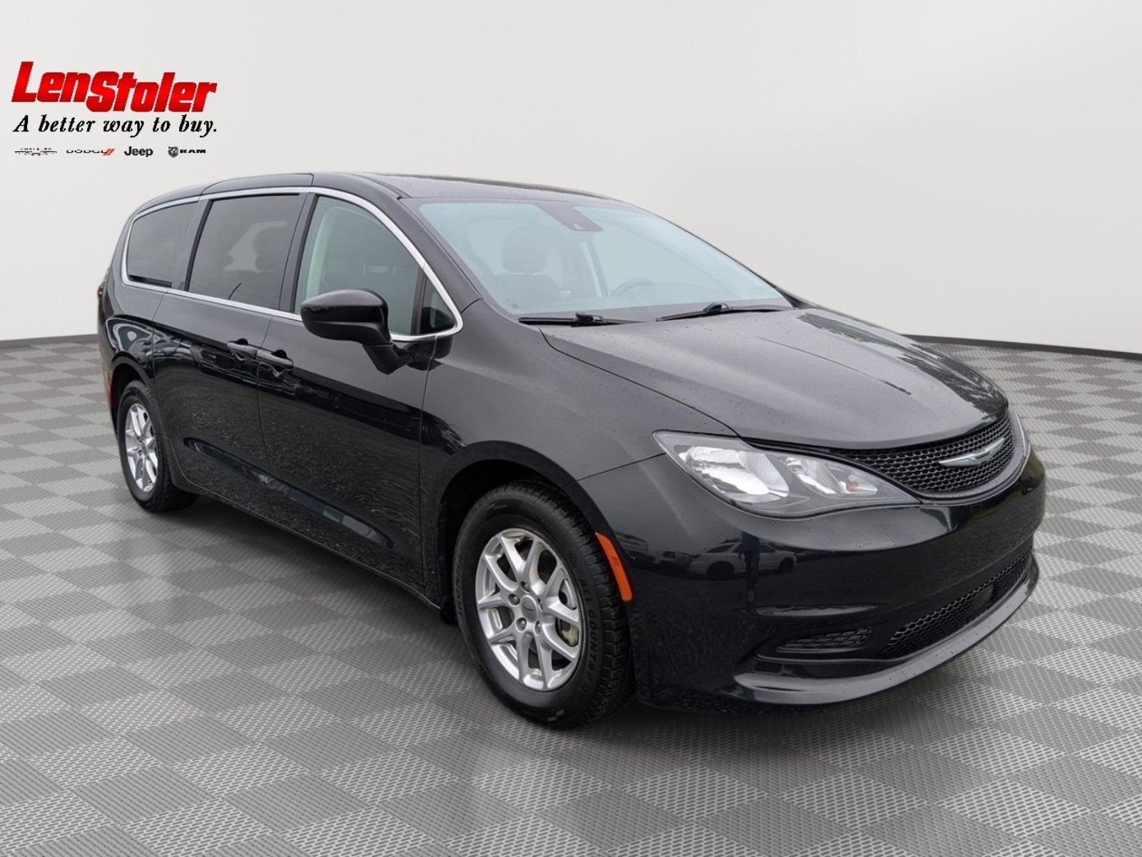 Used 2023 Chrysler Voyager LX FWD image 7