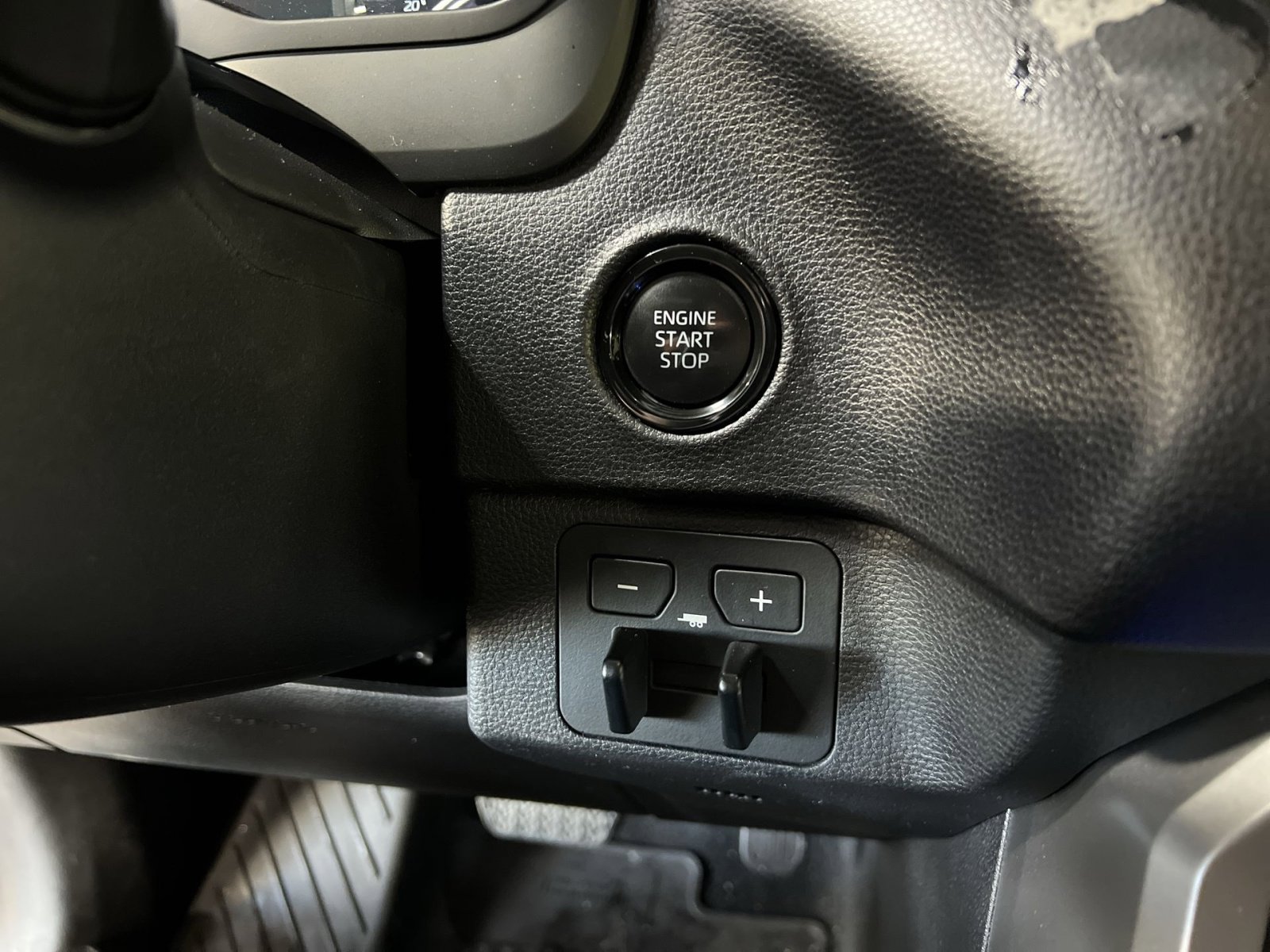 Used 2025 Toyota Tundra SR5 image 33