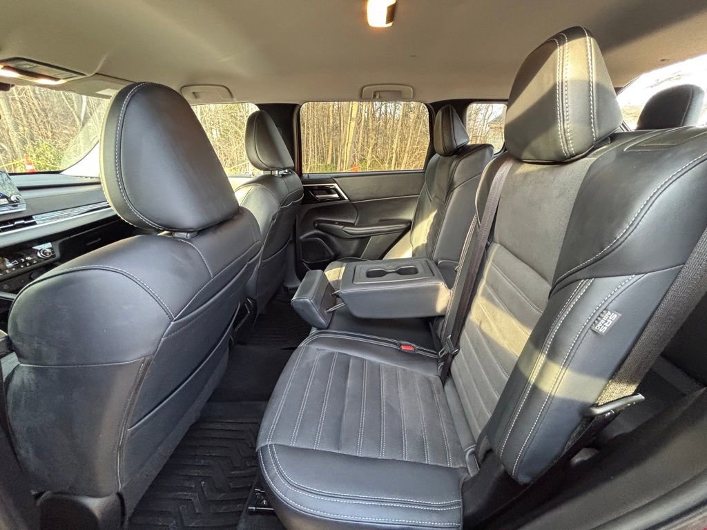 Used 2024 Mitsubishi Outlander SE image 19