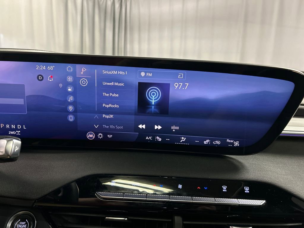 Used 2025 Buick Enclave Preferred image 17