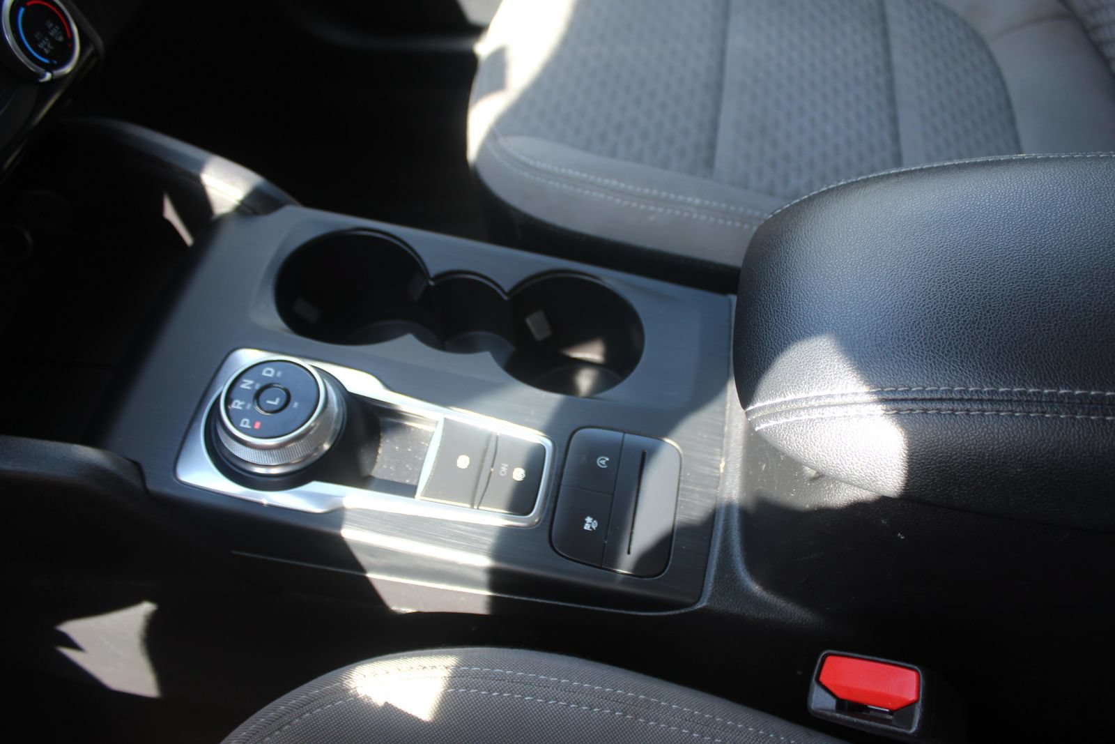 Used 2022 Ford Escape SE FWD image 28
