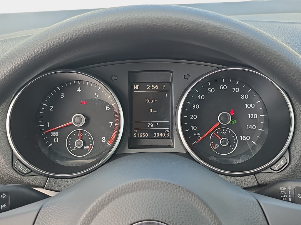 Used 2013 Volkswagen Golf 4-Door FWD image 25
