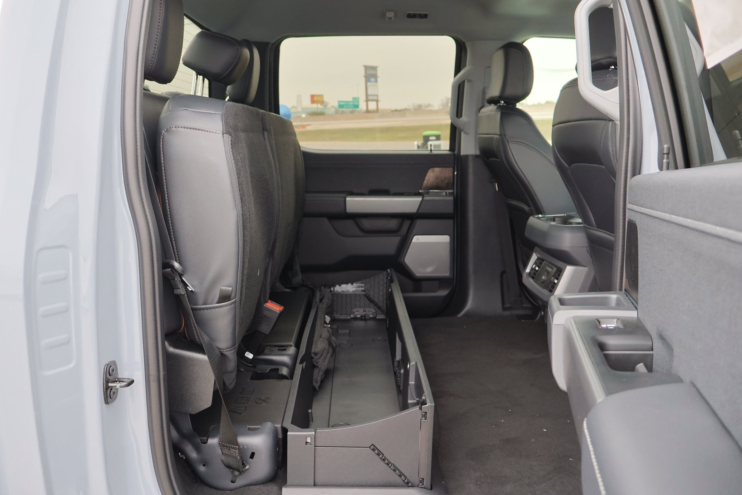 New 2026 Ford F450 Lariat w/ Chrome Package image 35