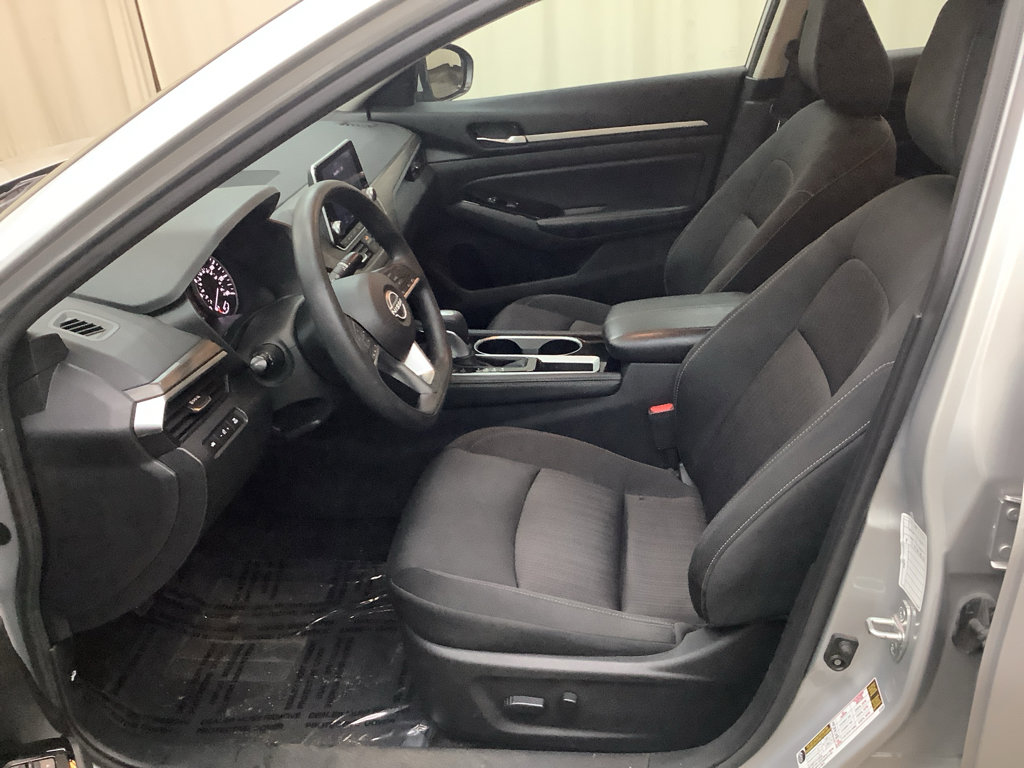 Used 2023 Nissan Altima 2.5 SV FWD image 14