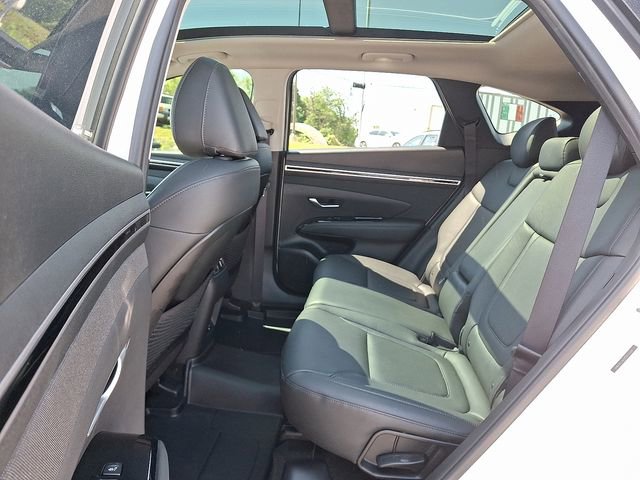 Certified 2023 Hyundai Tucson Limited AWD/4WD image 10