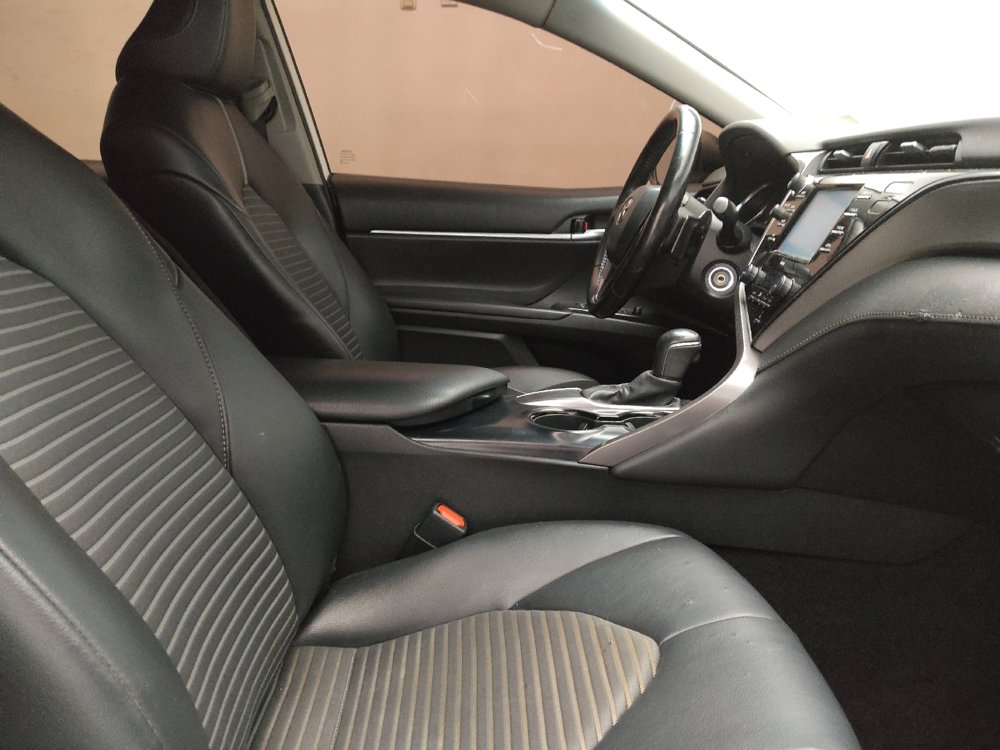 Used 2020 Toyota Camry SE image 21