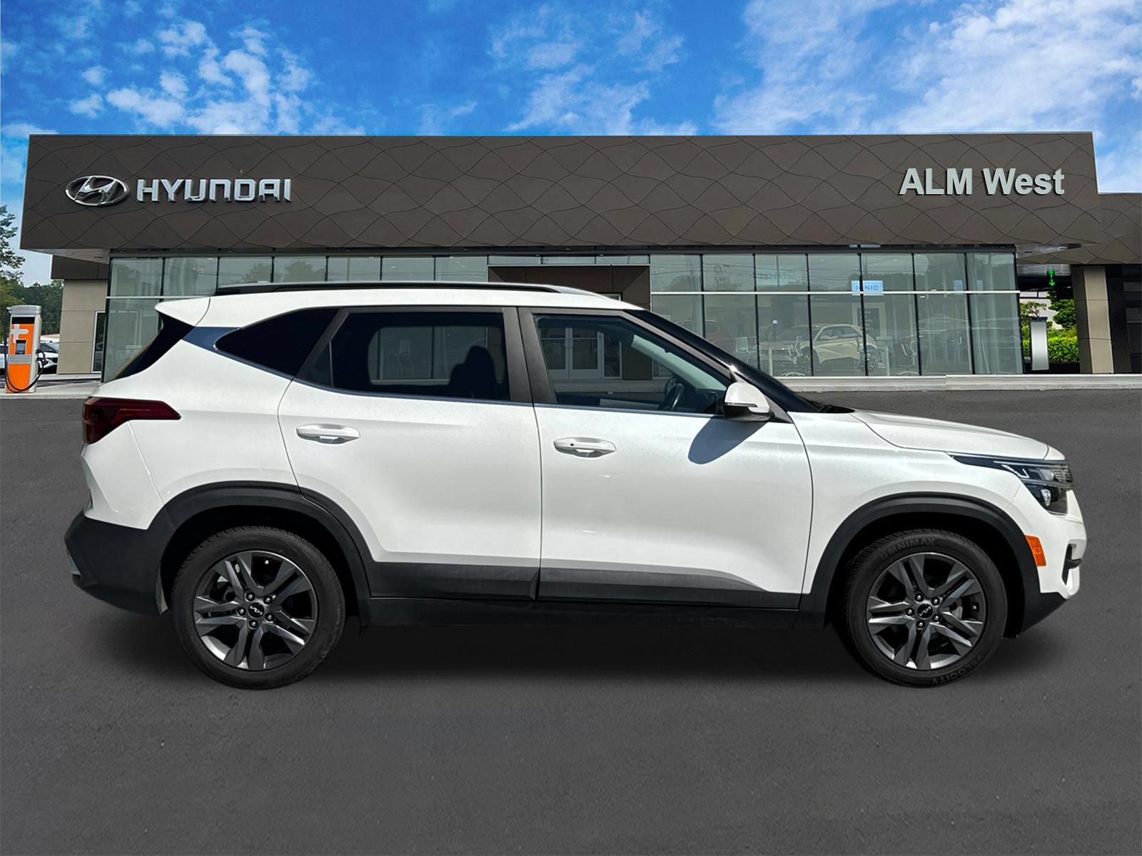 Used 2023 Kia Seltos S FWD image 4