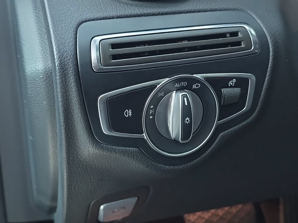 Used 2021 Mercedes-Benz C 300 4MATIC Sedan image 17