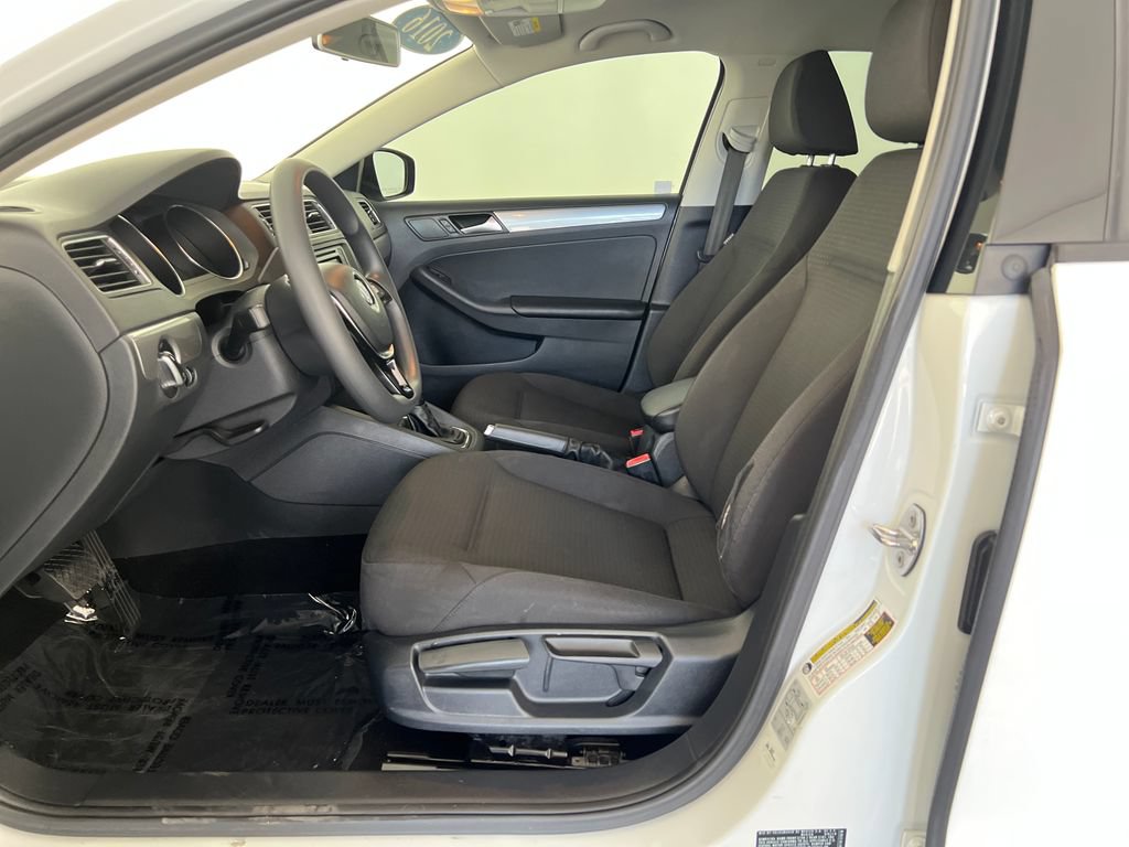 Used 2016 Volkswagen Jetta SE FWD image 11